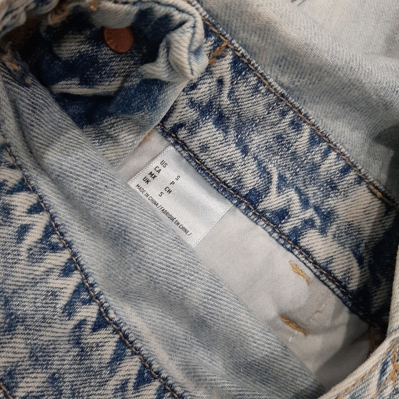 American Eagle Light Wash Distress Denim Shortalls - Picture 8 of 8